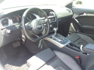 אאודי A5 יד 2, מושבי עור חשמליים, גג נפתח ומערכת מולטימדיה